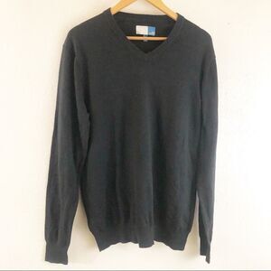 14th & Union Black V-Neck sweater. Size L.